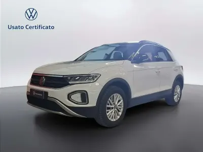 Usata VW T-Roc Life 150 CV (110 kW) 2023 Pure white nero SUV