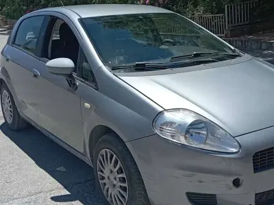 Usata Fiat Grande Punto Active 90 CV (66 kW) 2007 Grigio Utilitaria