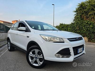 Usata Ford Kuga Titanium 140 CV (102 kW) 2015 Bianco SUV