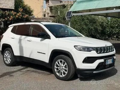 Begagnad Jeep Compass Limited 131 HK (96 kW) 2022 Vit SUV