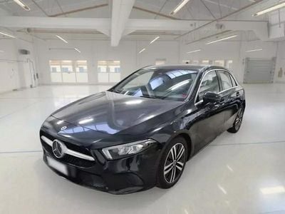 Grigio Usata 2021 Mercedes A200 Berlina | 27.650 € (Buon prezzo)