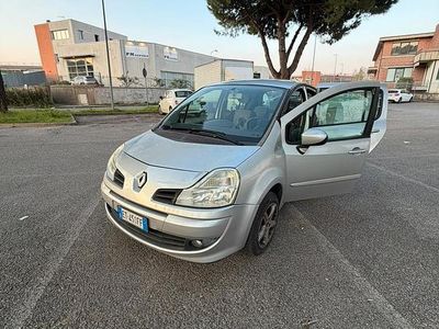 Käytetty Renault Modus Dynamique 75 HP (55 kW) 2008 Harmaa Tila-auto