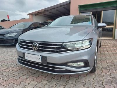Usata VW Passat Executive 150 CV (110 kW) 2021 Argento Station wagon