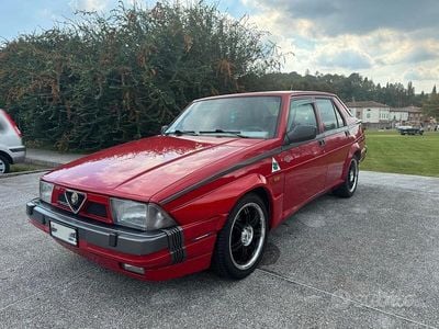 Usata Alfa Romeo 75 155 CV (114 kW) 1989 Rosso Berlina