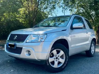 Usata Suzuki Grand Vitara 130 CV (95 kW) 2009 Grigio SUV