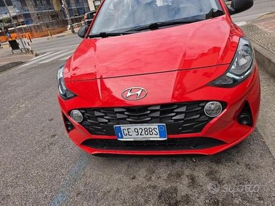 Usata Hyundai i10 Advanced Plus 67 CV (49 kW) 2021 Rosso Utilitaria