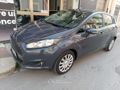 Usata Ford Fiesta Business Edition 75 CV (55 kW) 2015 Blu Berlina