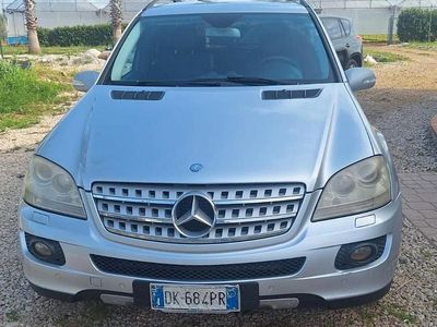 Usata Mercedes ML320 224 CV (164 kW) 2007 Grigio SUV