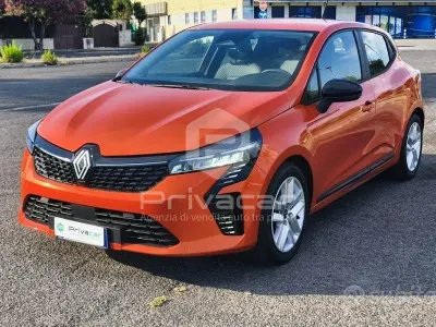 Usata Renault Clio V Evolution 94 CV (69 kW) 2024 Arancione Utilitaria