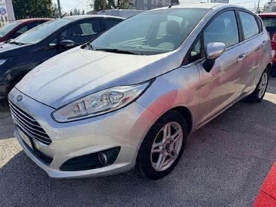 Begagnad Ford Fiesta 75 HK (55 kW) 2013 Silver Halvkombi