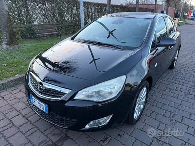 Usata Opel Astra 110 CV (80 kW) 2010 Nero Berlina