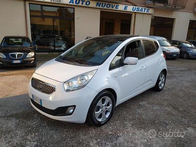 Usata Kia Venga 90 CV (66 kW) 2010 Bianco Utilitaria
