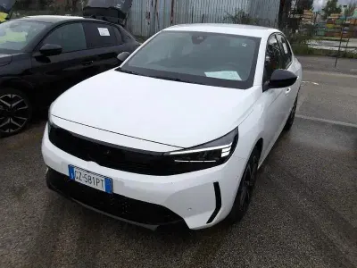 Usata Opel Corsa S 100 CV (73 kW) 2025 Arktis white Utilitaria
