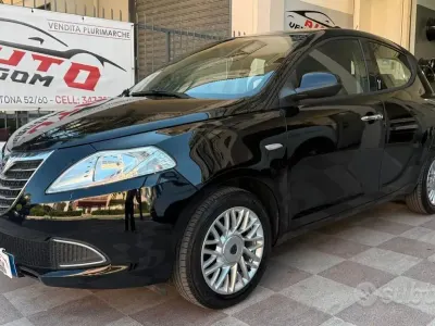 Usata Lancia Ypsilon Gold 69 CV (50 kW) 2015 Nero Utilitaria