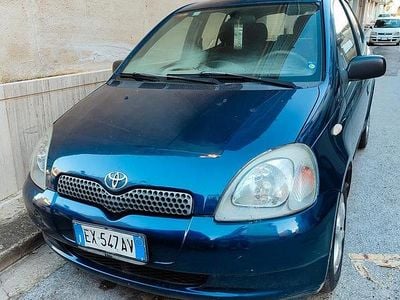 Usata Toyota Yaris 2001 Blu Berlina