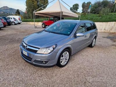 Usata Opel Astra Cosmo 150 CV (110 kW) 2005 Grigio Station wagon