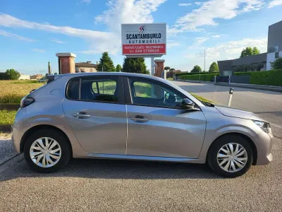 Usata Peugeot 208 Allure 75 CV (55 kW) 2023 Grigio Utilitaria