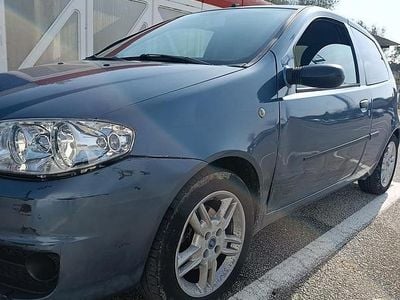 Usata Fiat Punto 75 CV (55 kW) 2004 Blu Utilitaria