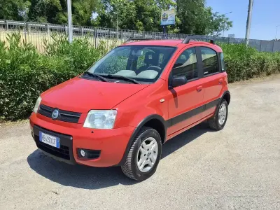 Usata Fiat Panda 4x4 Climbing 60 CV (44 kW) 2005 Rosso Utilitaria
