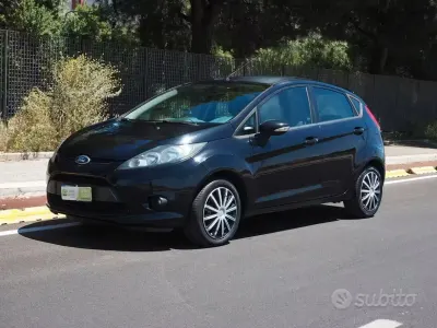 Usata Ford Fiesta Titanium 82 CV (60 kW) 2010 Nero Berlina