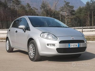 Usata Fiat Grande Punto 75 CV (55 kW) 2014 Grigio Utilitaria