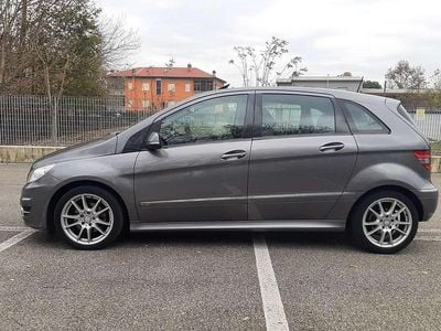 Usata Mercedes B200 193 CV (141 kW) 2009 Grigio Monovolume