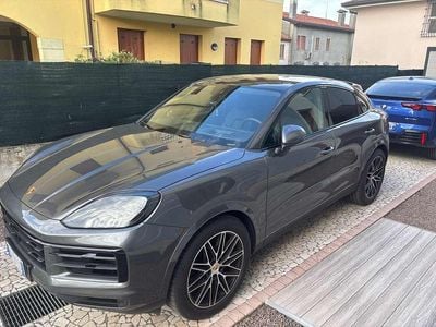 Grigio Usata 2023 Porsche Cayenne Coupe Coupé | 103.000 € (Buon prezzo)