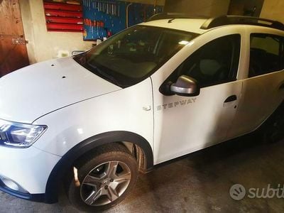 Usata Dacia Sandero Stepway 90 CV (66 kW) 2017 Bianco Berlina