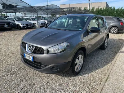 Usata Nissan Qashqai Visia 117 CV (86 kW) 2011 Grigio SUV