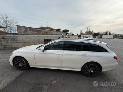 Usata Mercedes E350 258 CV (189 kW) 2017 Bianco Station wagon