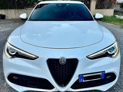 Usata Alfa Romeo Stelvio Sprint 190 CV (139 kW) 2022 Bianco SUV