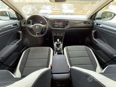 Usata VW T-Roc Advance 150 CV (110 kW) 2019 Bianco SUV