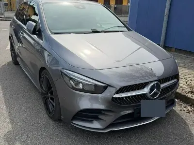 Usata Mercedes B180 Premium 136 CV (100 kW) 2019 Grigio Monovolume