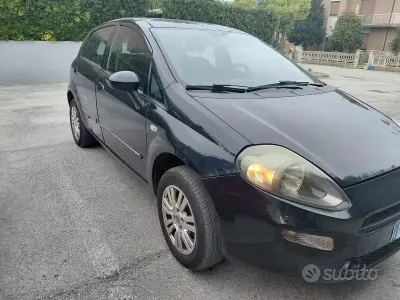 Usata Fiat Grande Punto 77 CV (56 kW) 2016 Bluazzurro Utilitaria