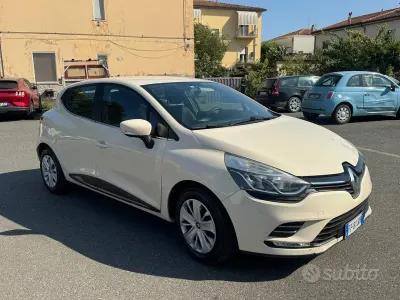 Usata Renault Clio IV Life 75 CV (55 kW) 2017 Beige Berlina