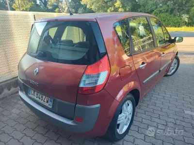 Usata Renault Scénic II 111 CV (81 kW) 2004 Arancione Monovolume