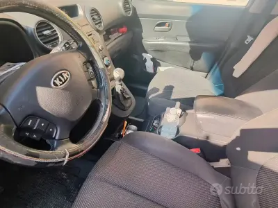 Begagnad Kia Carens