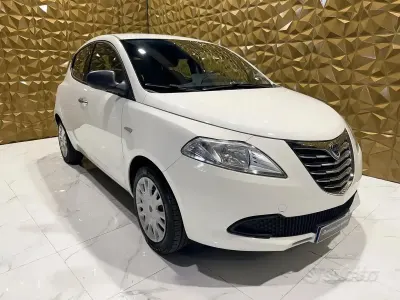 Usata Lancia Ypsilon Silver 69 CV (50 kW) 2013 Bianco Utilitaria