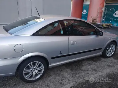 Usata Opel Astra 116 CV (85 kW) 2001 Coupé