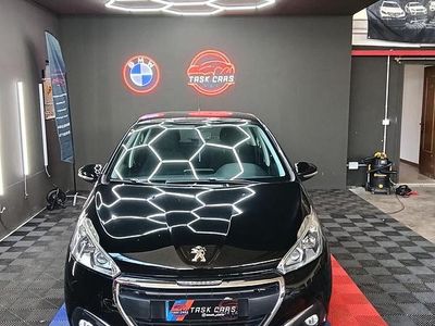 Usata Peugeot 208 Active 92 CV (67 kW) 2015 Nero Utilitaria