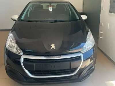Usata Peugeot 208 Active 68 CV (50 kW) 2018 Nero Utilitaria