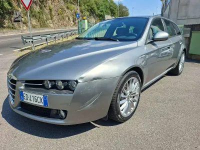 Usata Alfa Romeo 159 200 CV (147 kW) 2010 Beige Station wagon