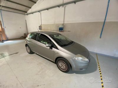 Usata Fiat Grande Punto 77 CV (56 kW) 2008 Grigio Utilitaria