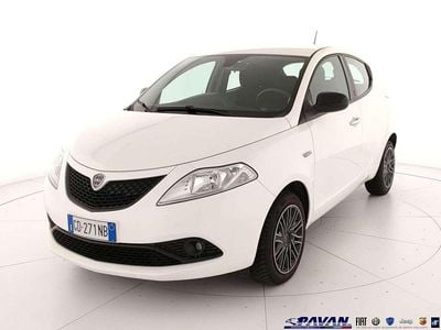 Usata Lancia Ypsilon Gold 69 CV (50 kW) 2021 Bianco Utilitaria