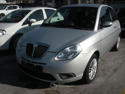 Usata Lancia Ypsilon 75 CV (55 kW) 2007 Argento Utilitaria