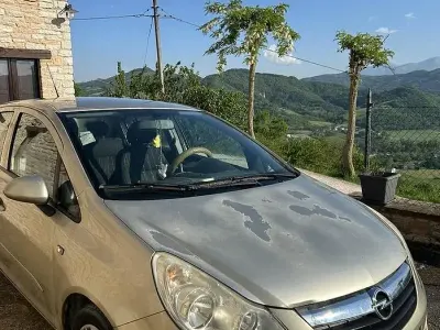 Usata Opel Corsa 80 CV (58 kW) 2007 Giallo Utilitaria