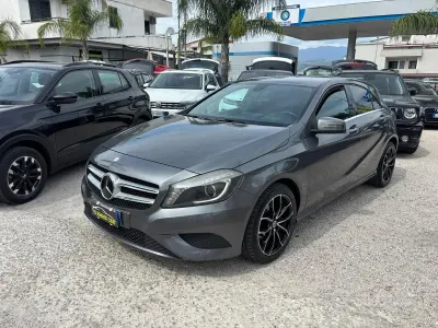 Usata Mercedes A180 Edition 109 CV (80 kW) 2015 Grigio Berlina