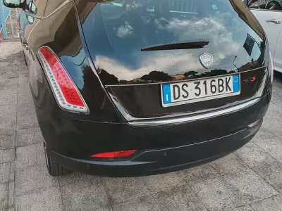 Usata Lancia Delta 120 CV (88 kW) 2008 Nero Utilitaria