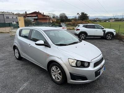 Usata Chevrolet Aveo LS 70 CV (51 kW) 2012 Argento Berlina