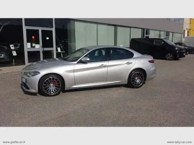 Usata Alfa Romeo Giulia Veloce 211 CV (155 kW) 2019 Argento Berlina